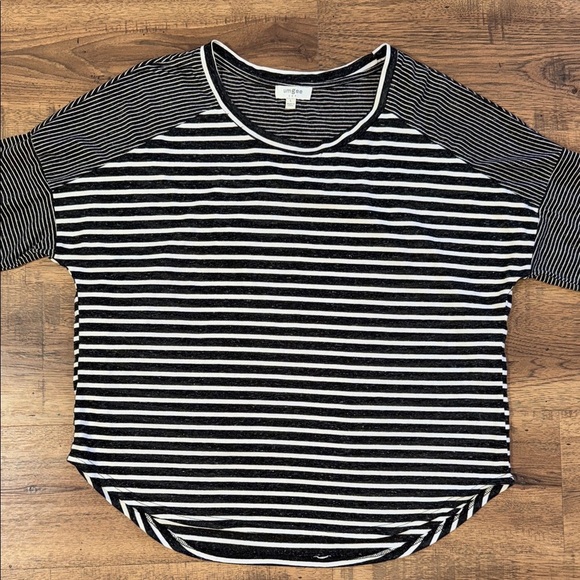 UMGEE Striped Black and White Women's Top - Picture 7 of 10
